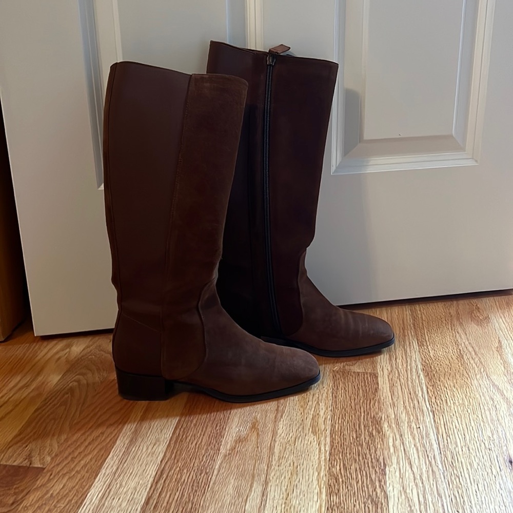 High chestnut suede boots, with elastic band for comfort. Square toe